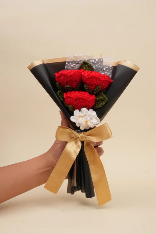 Handmade 3 Red Roses with Forget-Me-Nots by Fourloom, photo 1