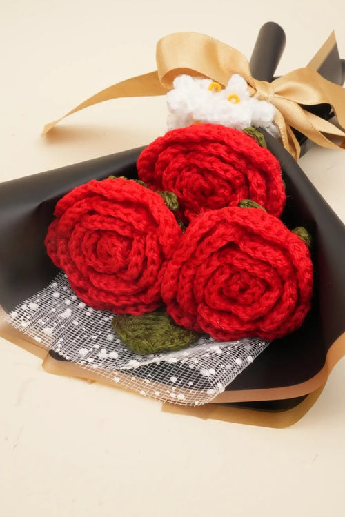 Handmade 3 Red Roses with Forget-Me-Nots by Fourloom, photo 2