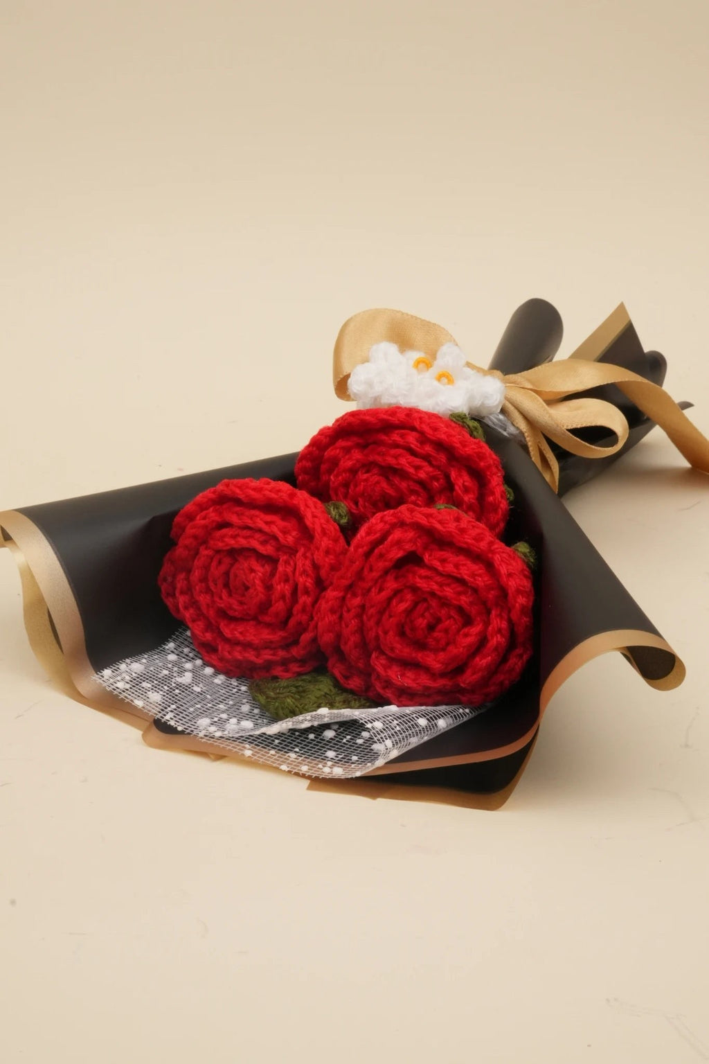 Handmade 3 Red Roses with Forget-Me-Nots by Fourloom, photo 3