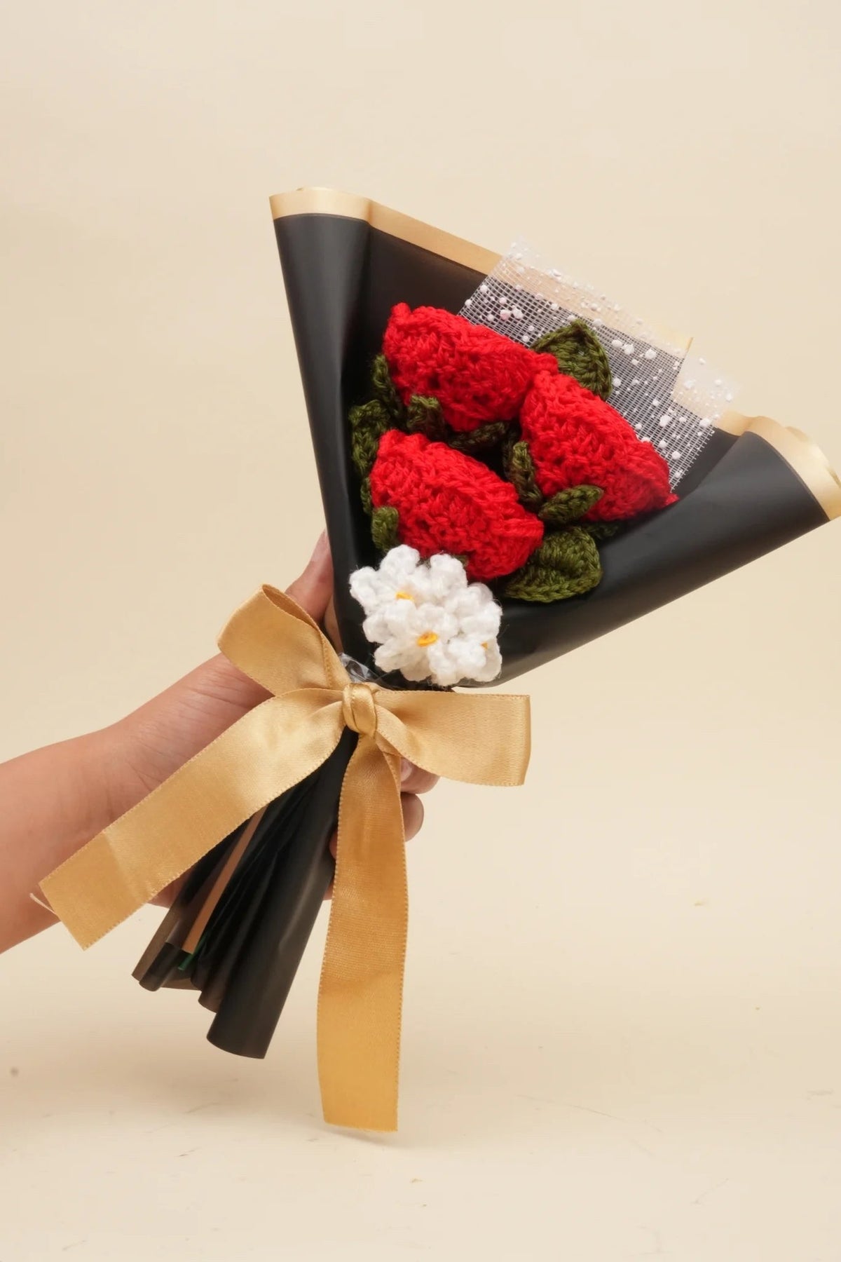 Handmade 3 Red Roses with Forget-Me-Nots by Fourloom, photo 4
