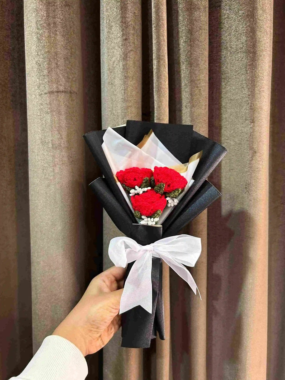 Handmade 3-Rose Bouquet by Fourloom, photo 6