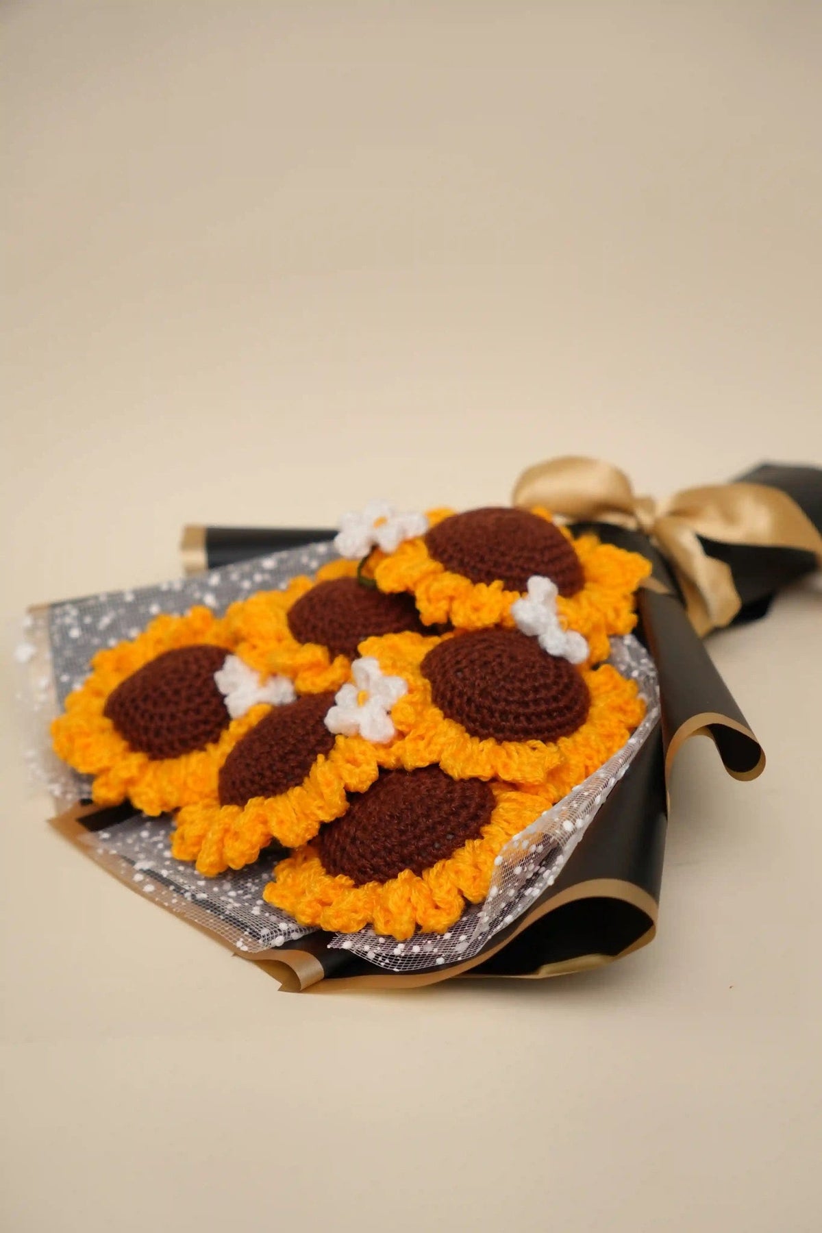 Handmade Jumbo Sunflower Bouquet by Fourloom, photo 4